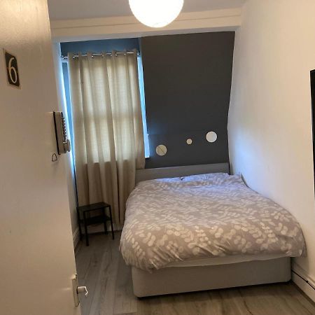 Chosen Rocky Lane Private Rooms Liverpool Exterior foto