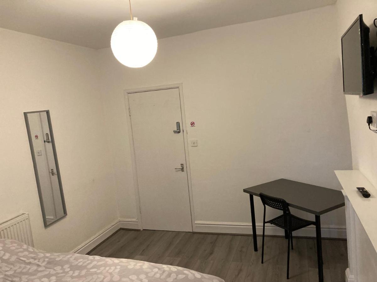 Chosen Rocky Lane Private Rooms Liverpool Exterior foto