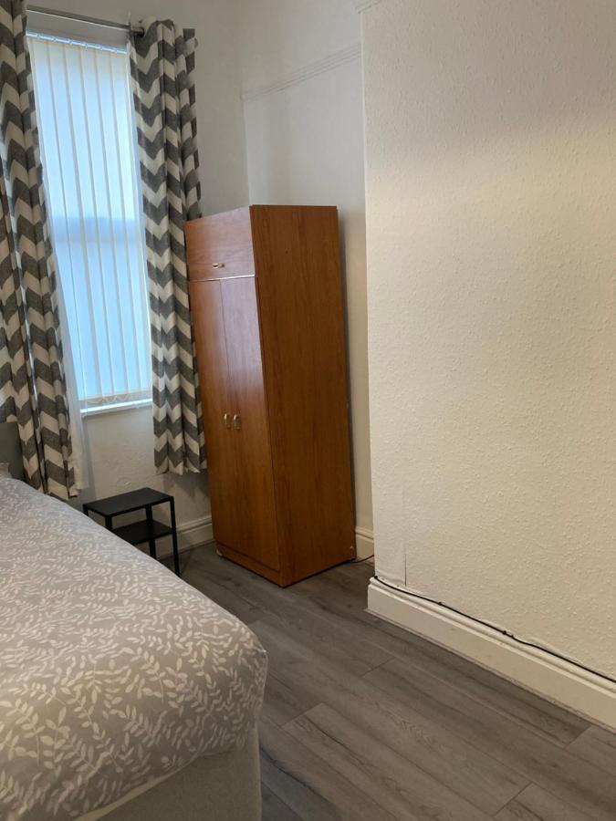 Chosen Rocky Lane Private Rooms Liverpool Exterior foto