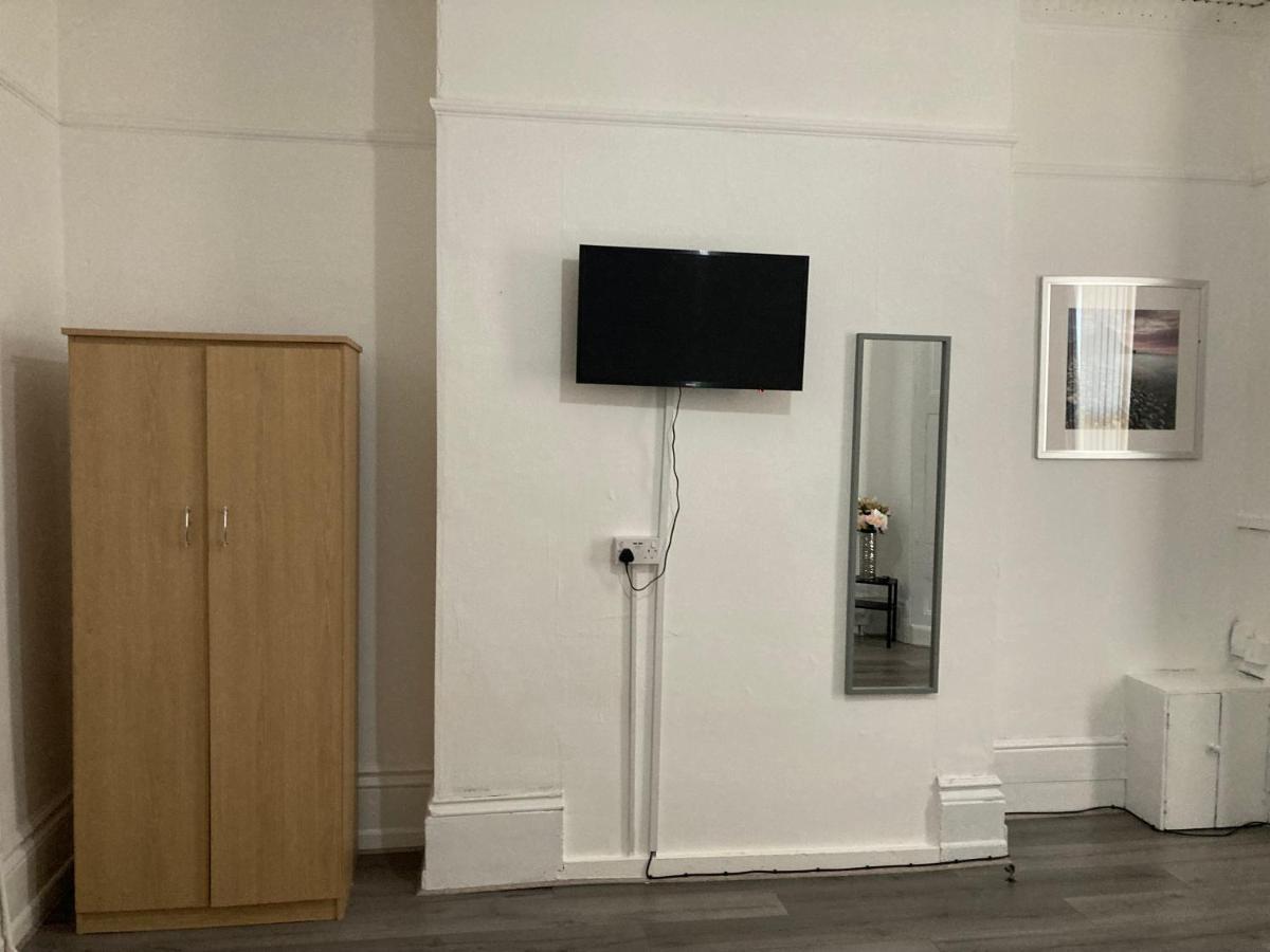 Chosen Rocky Lane Private Rooms Liverpool Exterior foto