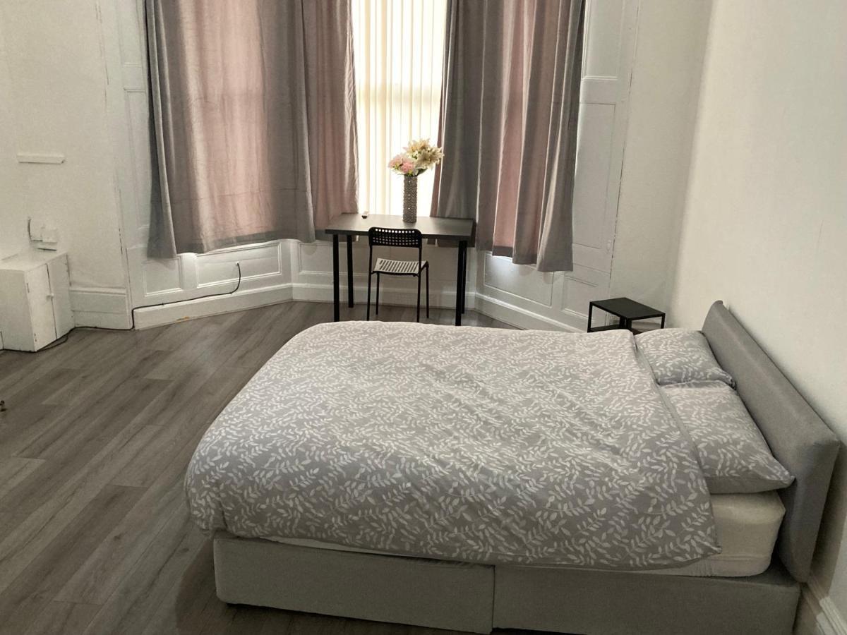Chosen Rocky Lane Private Rooms Liverpool Exterior foto